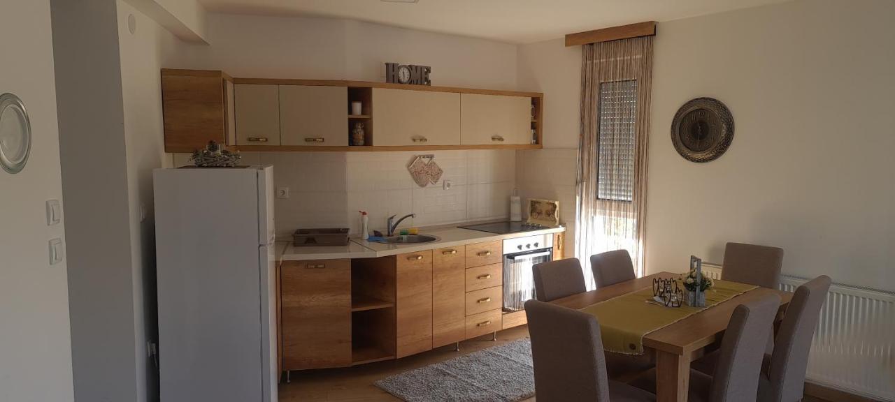 Apartman Mina ดิฟชิบาเร ภายนอก รูปภาพ